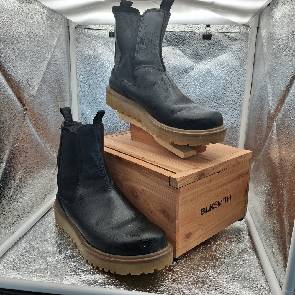 Ecco Staker black Chelsea Boots Size: 7, with a chunky, grooved brown rubber sol